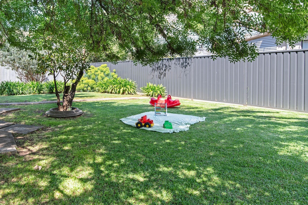 Charming 3BR Sandstone Haven