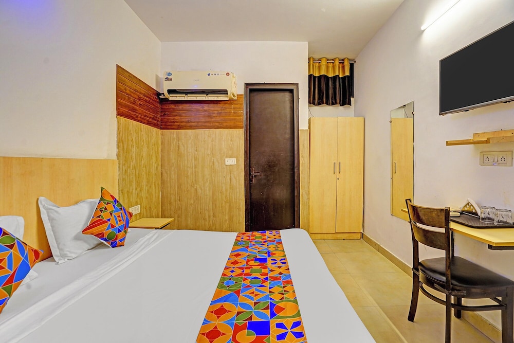 Fabhotel Vasundhara Grand