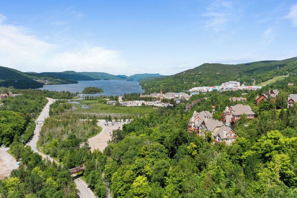 Les Haut Bois Condominiums -RVMT