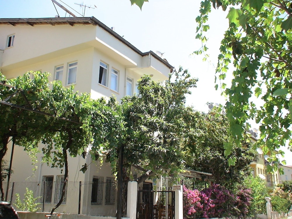 Onur Pension