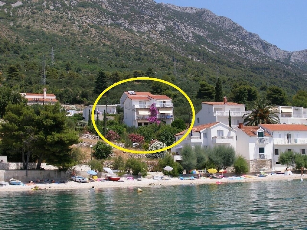 Kate - 20m From the Beach - A1 view 5