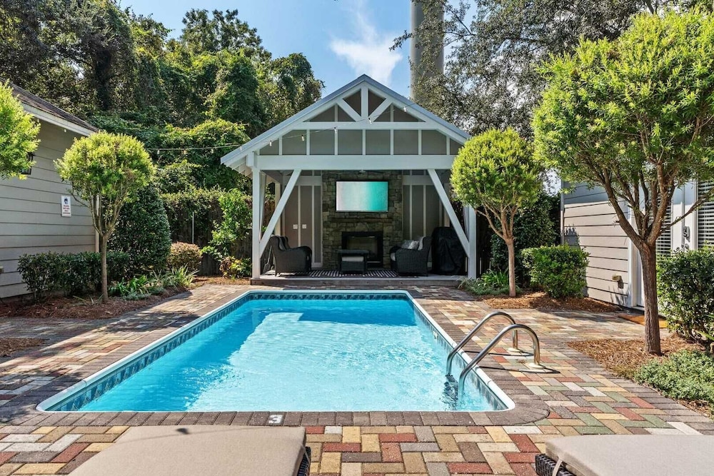 Honey Bee Bungalows by Avantstay Boat Friendly, Pool Access