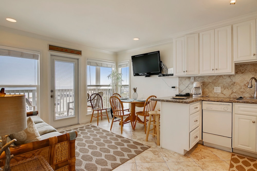 Galveston Vacations - Seascape 1303 Studio Bedroom Condo by RedAwning - Property Image 1