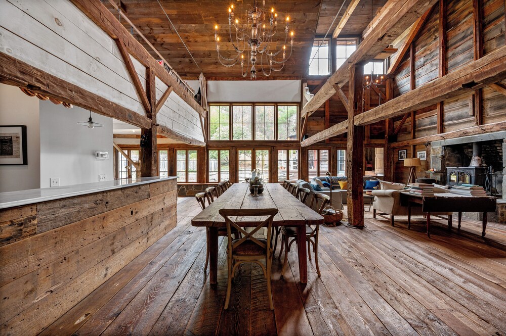 Renovated Grand Woodstock Barn