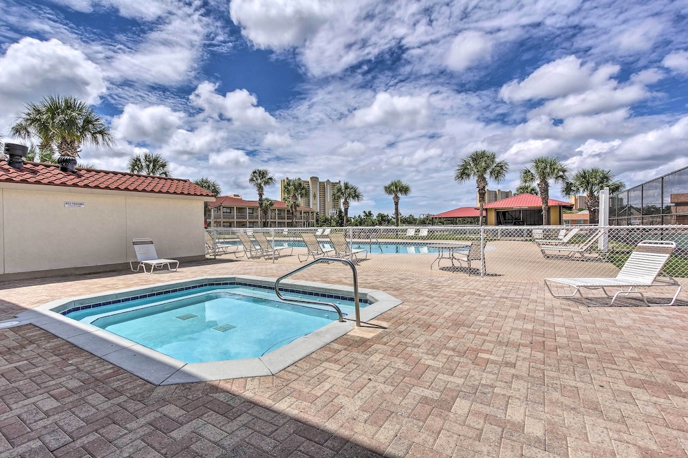 Walk to Pool & Beach: PCB Resort Getaway w/ Porch