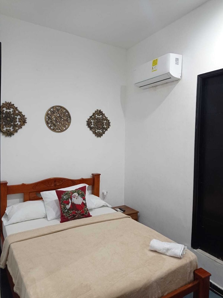 HOSTEL M&H