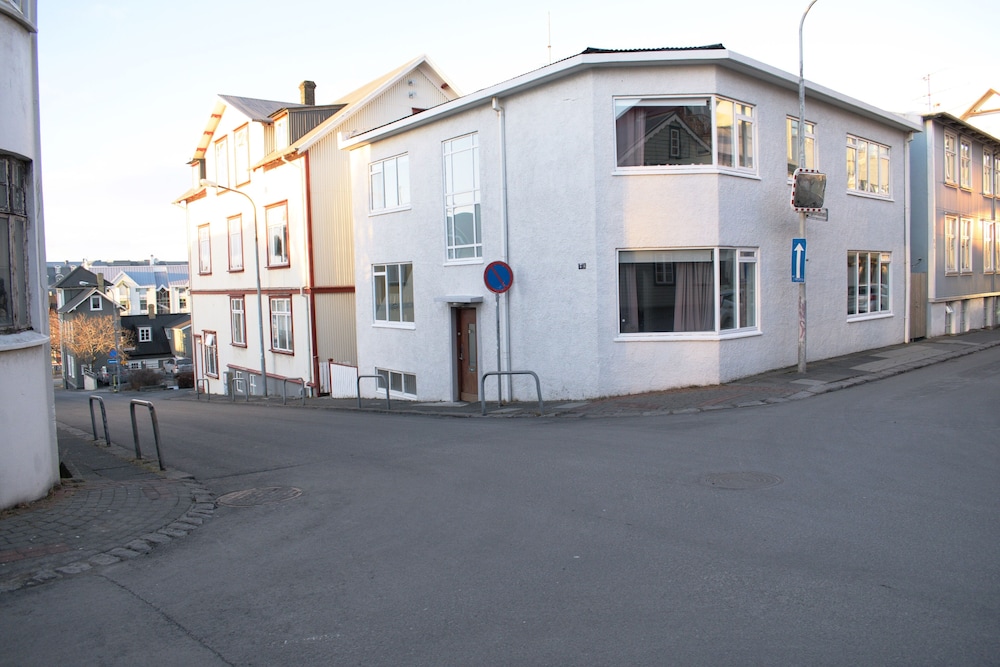 Reykjavík Rainbow Guesthouse