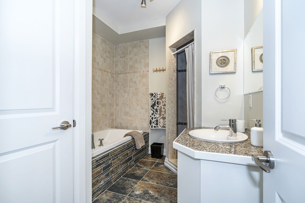 Annex Loft Suites - Image 4