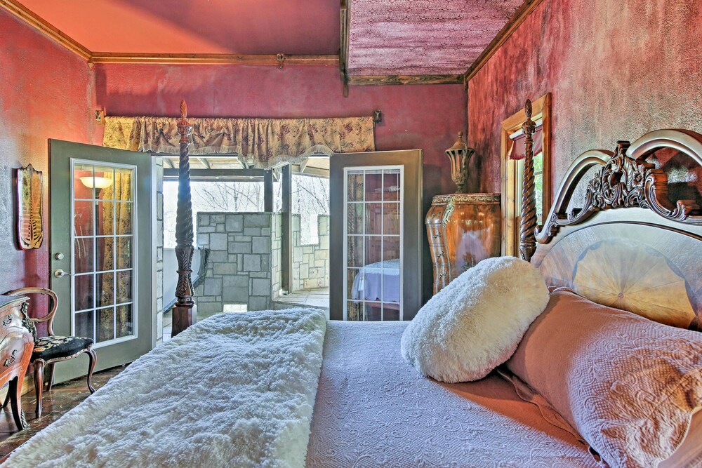 11 Mi to Dtwn: Murphy Gem w/ Hot Tub & Mtn Views! view 2