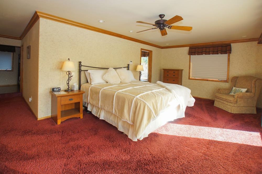 Luxury View Lodge
