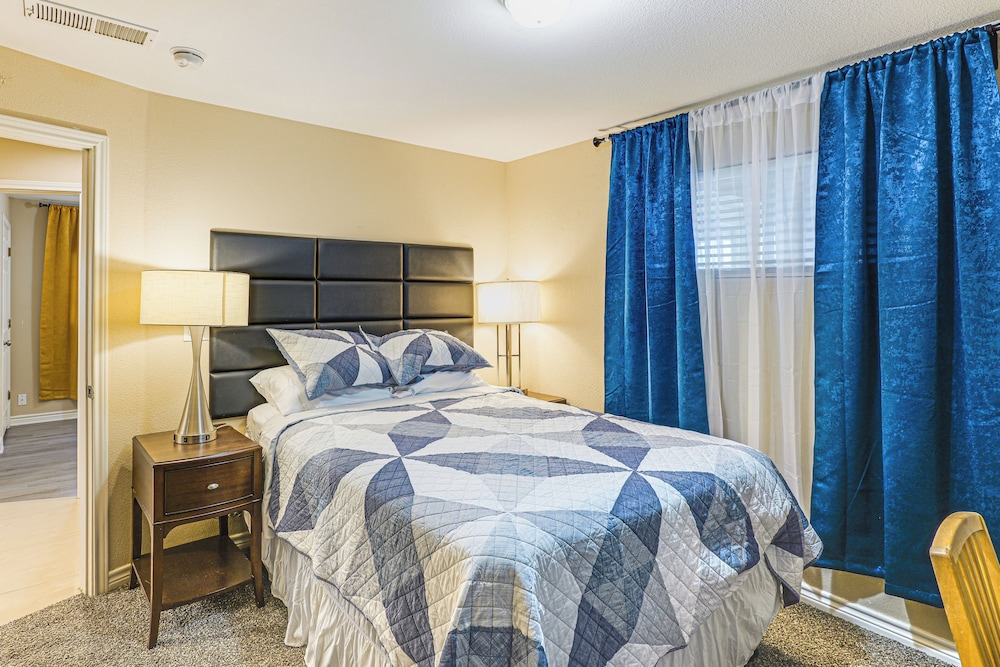 Cozy Home w/ Patio 24 Miles to Carlsbad Caverns NP