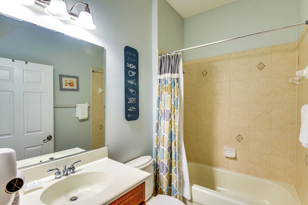 Steps to Beach: Palm Coast Escape w/ Resort Perks!