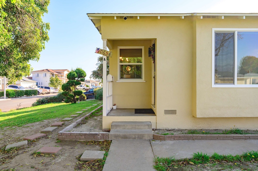 Cozy Stylish Home Spacious Fully Equipped Stay