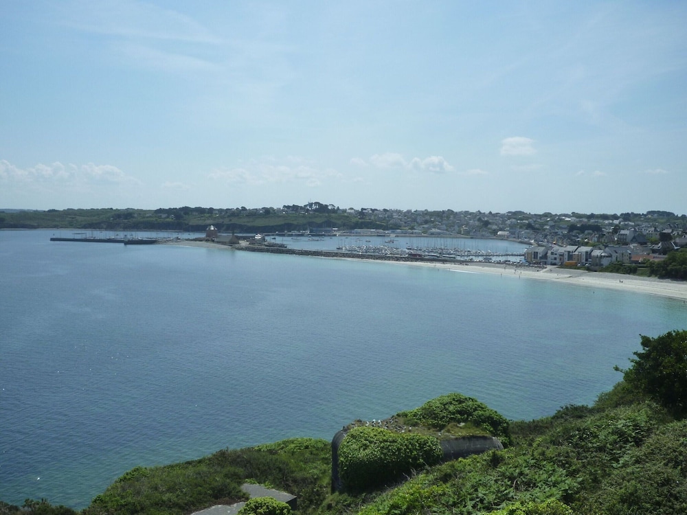 Holiday Home in Camaret Near Sandy Beaches view 2