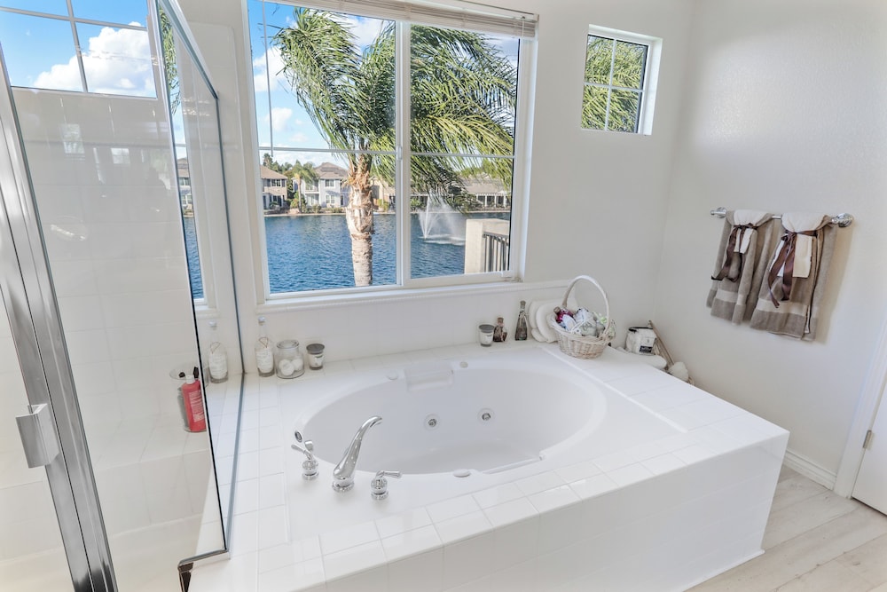 3 Mi to Main St Tracy: Homey Retreat w/ Game Room!