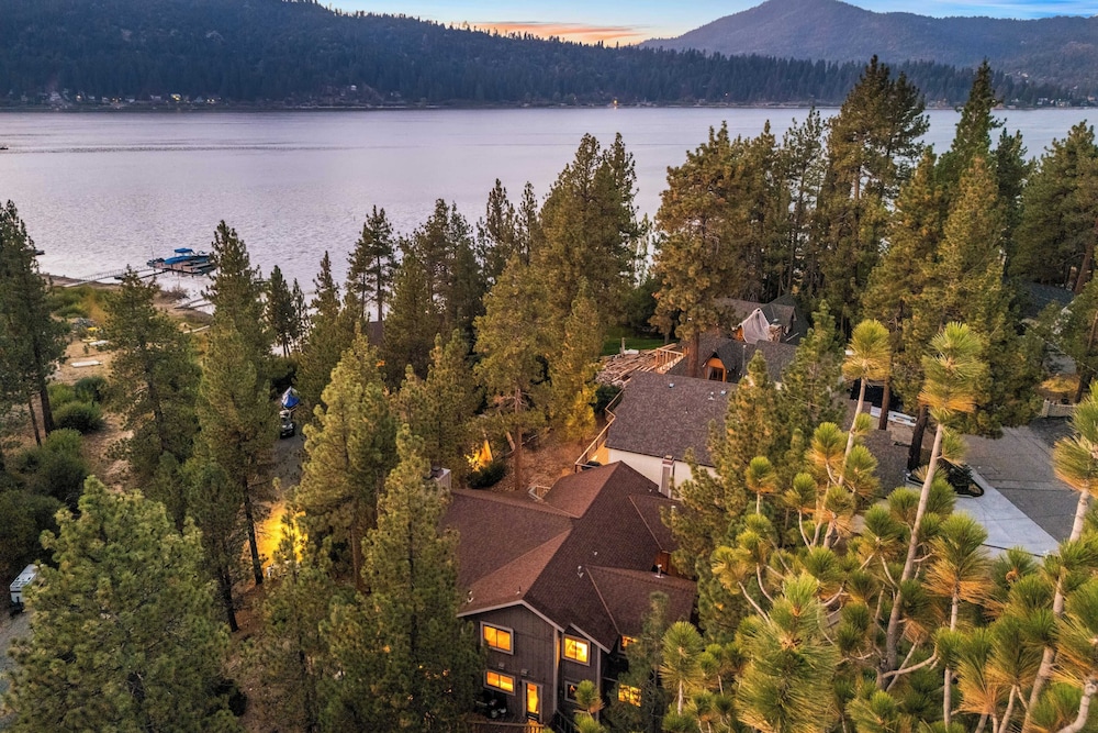 Lakeview Cabin w/ Game Room & Deck Near Ski Slopes & Trails Sleeps 20 Waterview by Avantstay