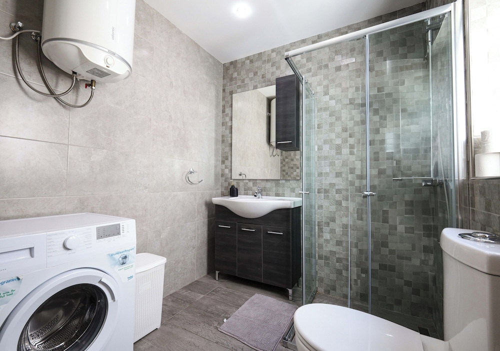 Serene 2BR Penthouse - Sea View Terrace
