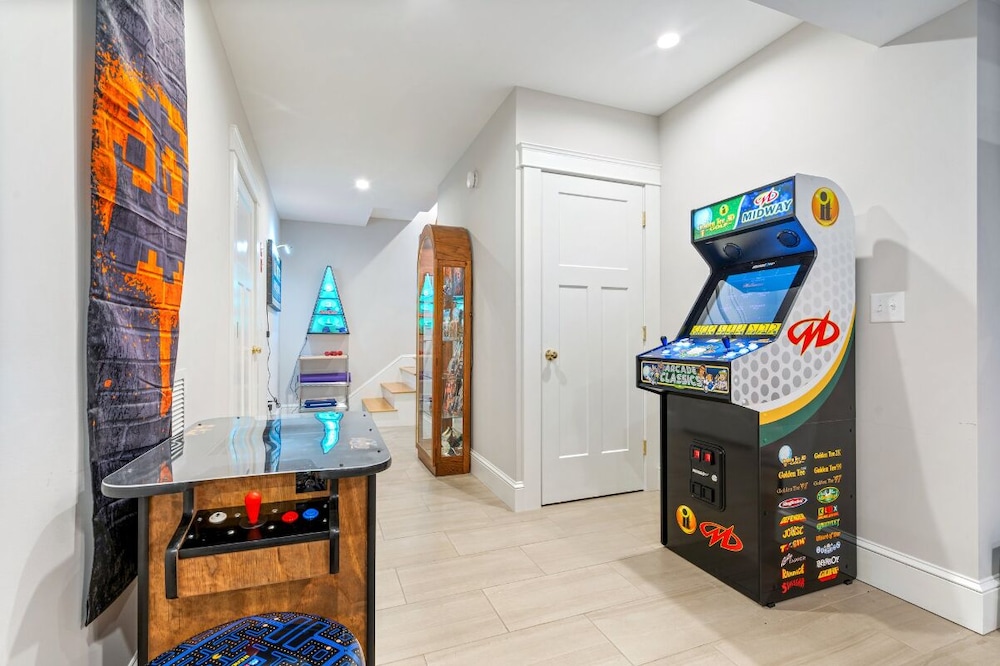 Golf-front Personal Arcade Hot tub Outdoor Kitchen