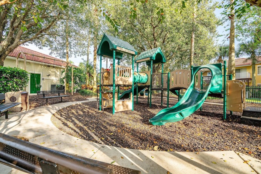 Orlando and Kissimmee Town homes by MyOrlandoStay
