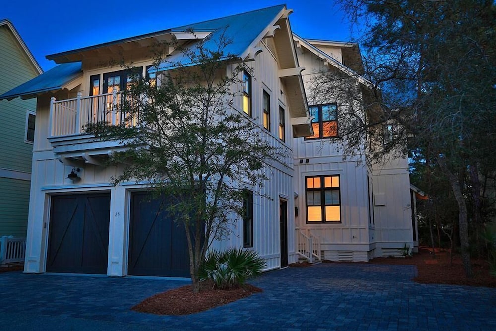 Blissful Shores 7 Bedroom Holiday Home by Five Star Properties