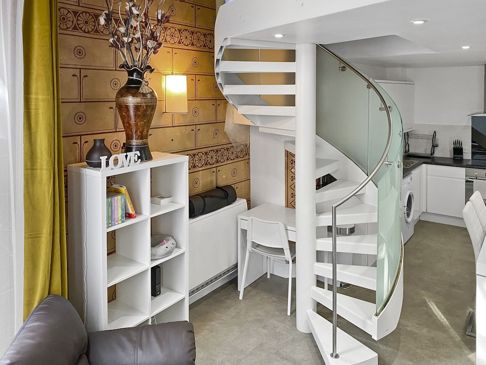 Rare 1-bed Church Converted Apartment in London