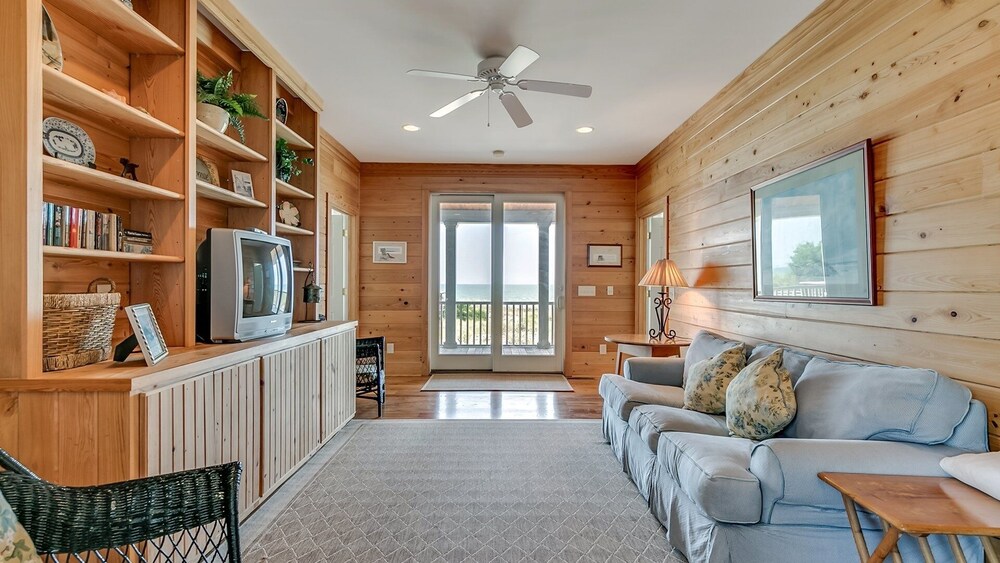 Spectacular Oceanfront Home Located On North Litchfields Peaceful And Pristine Beaches. 6 Bedroom Home by Peace Vacations