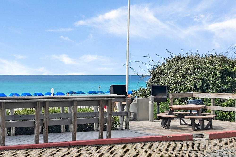 Inn at Crystal Beach 611