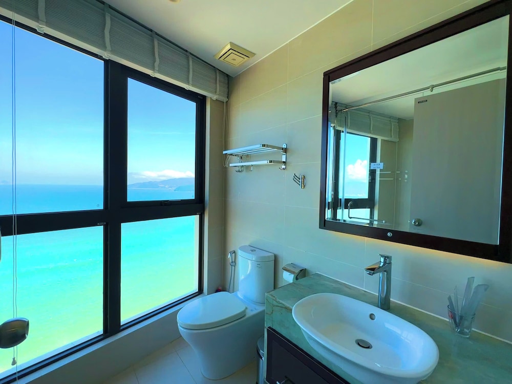 Gold Coast Balcony Serviced Apartment