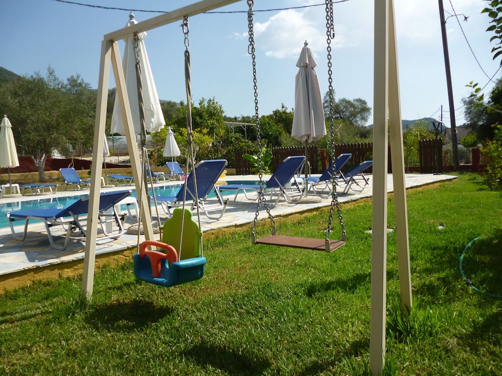 dimas v. house en Parga — activities & amenities