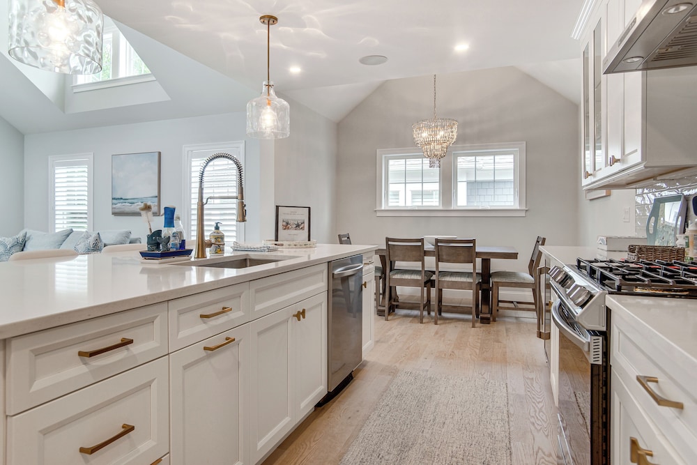 2 Mi to Public Beach Access! Cape Cod Family Home