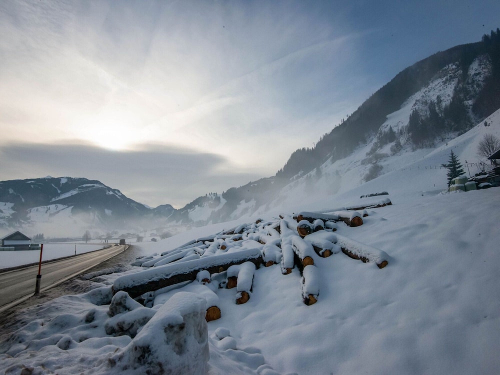 Golden Lodges Rauris Resort With ski Storage