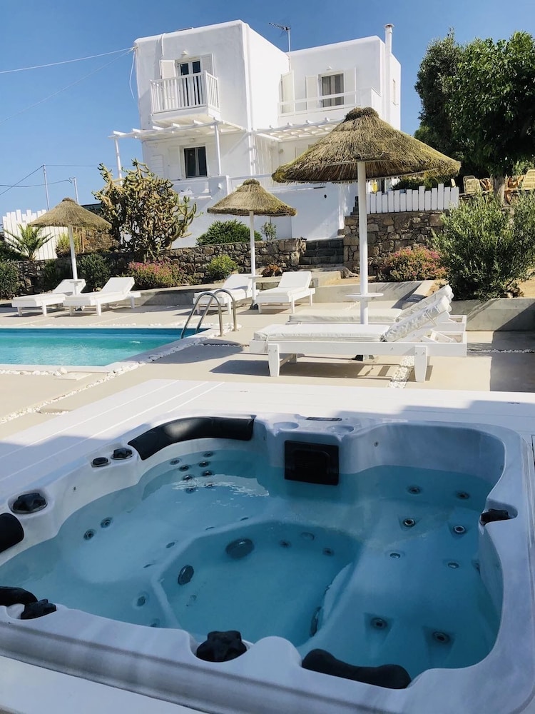 Amperian Mykonos Suites & Villas