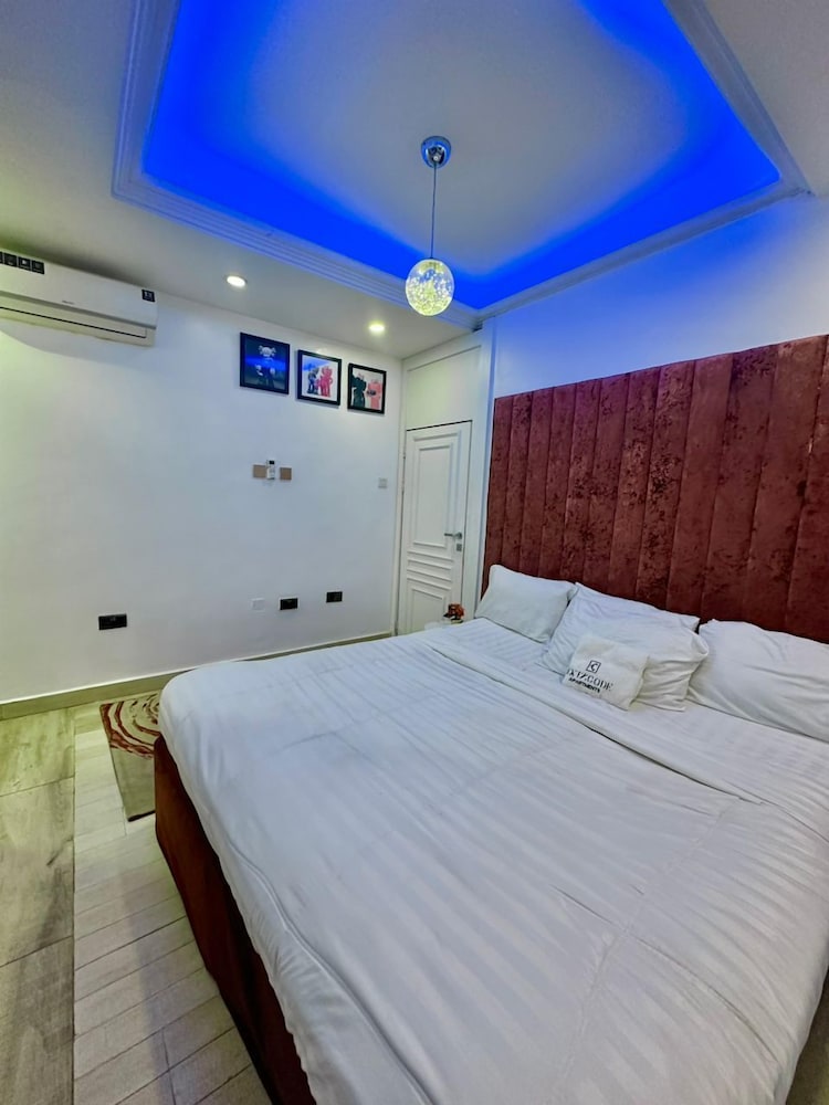 EXTACODE APARTMENT