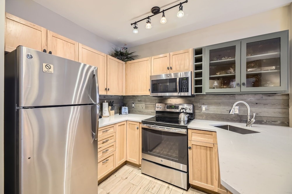 Buffalo Lodge! River Run! Walk To Lifts! 1 Bedroom Condo