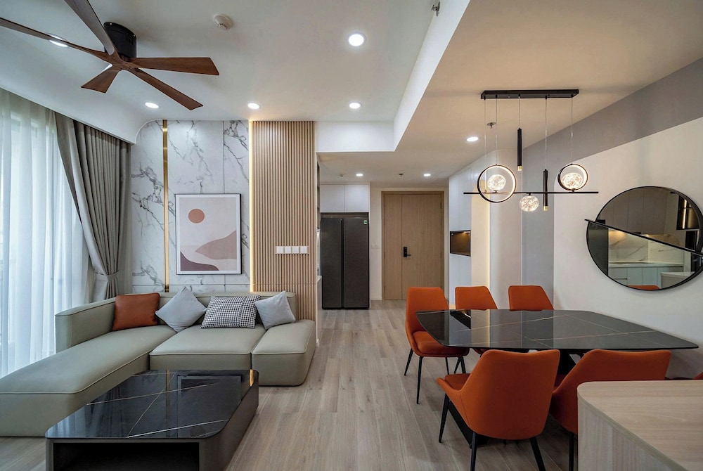 Apartment Landmark 81 by Urban Home