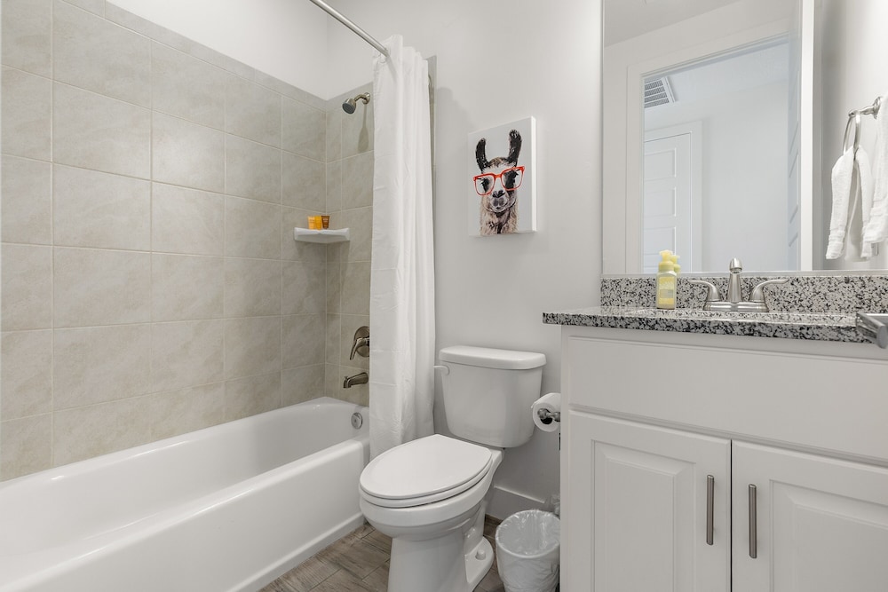 Grand Coral Estate 6 Bedroom Townhouse