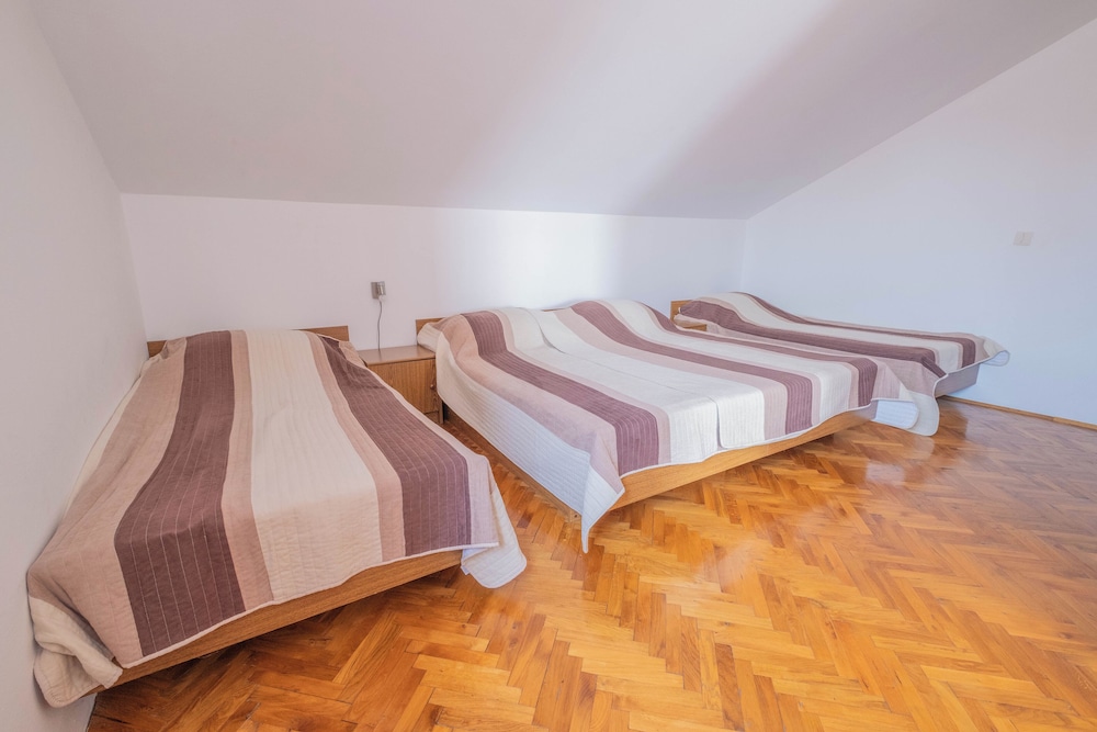 Apartment Miskic 3