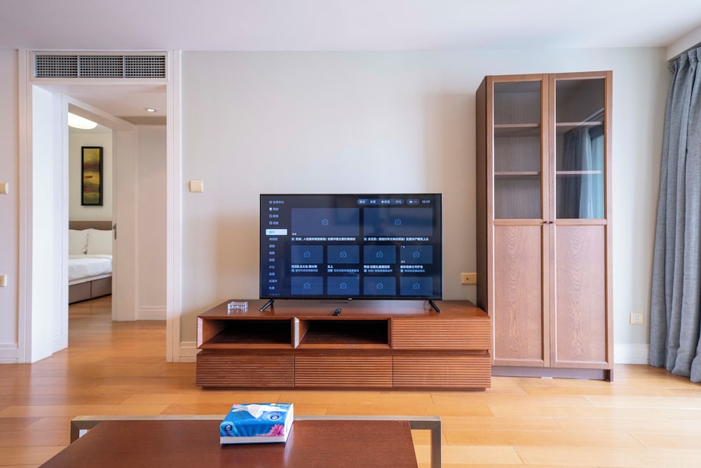 Tyms Stylish 2BR 1BA Apt Xujiahui Metro