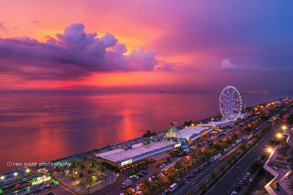 Azure Urban Resort Staycation
