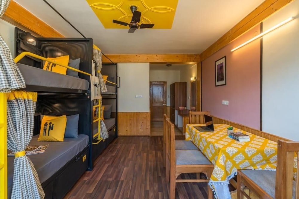 The Hosteller Manali, Old Manali