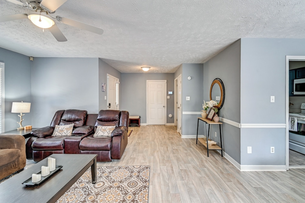 Large Yard, Office Space: Fayetteville Family Home