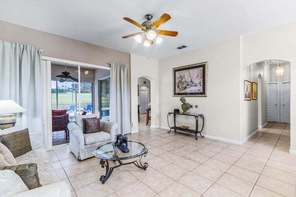 4 Bed Pool Home, Pool Table & More 4 Bedroom Villa