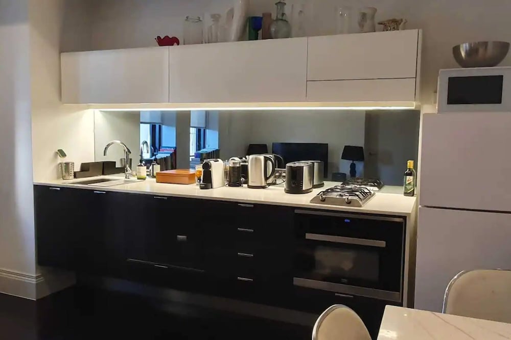 Potts Point Vacations - Stylish 1 Bedroom Apartment in Vibrant Potts Point - Property Image 10