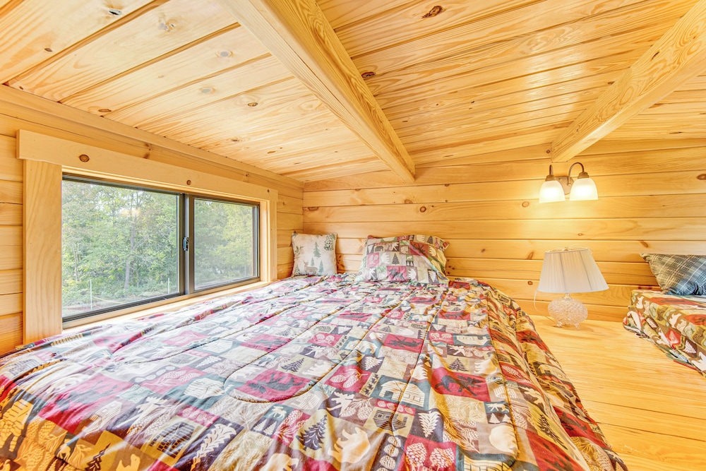 5 Mi to Susquehanna Boating! Secluded Log Cabin