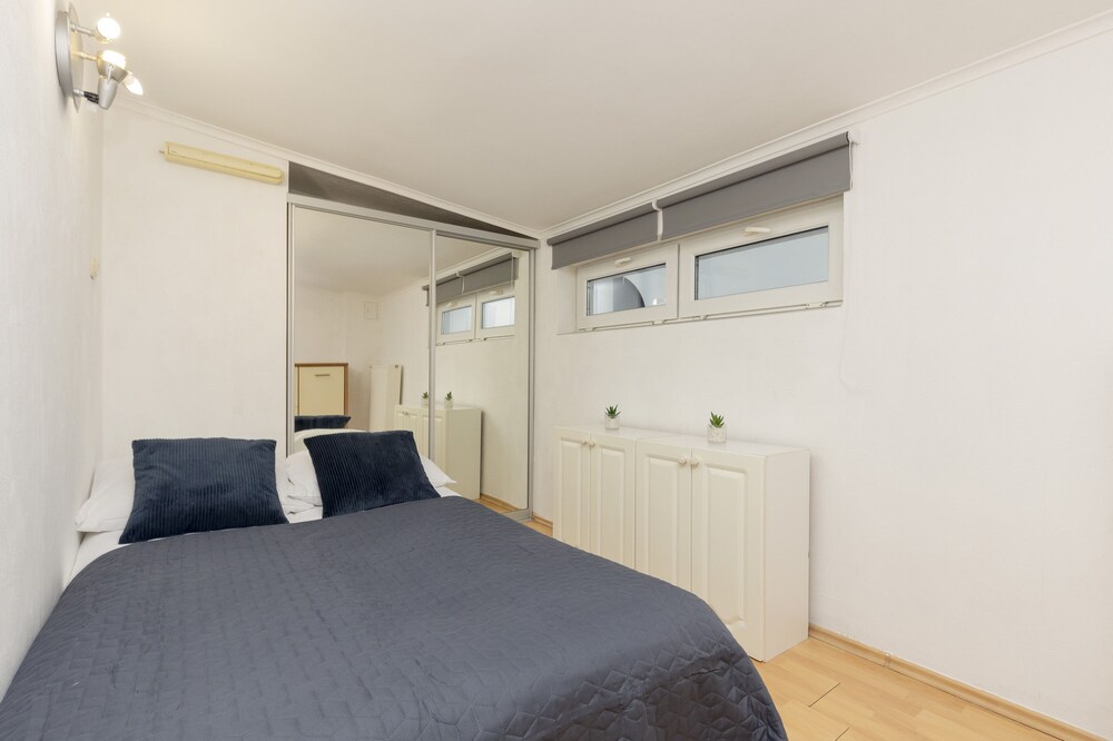 Sienna Apartment With AC by Renters view 5