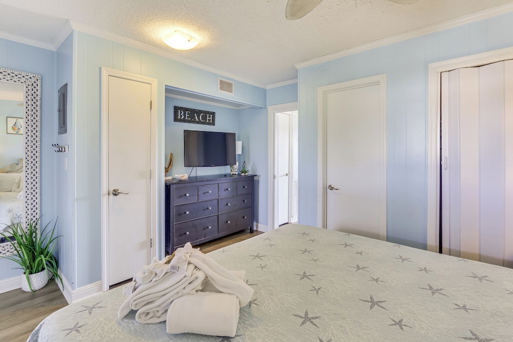 Pool & Folly Field Beach Access! HHI Resort Condo