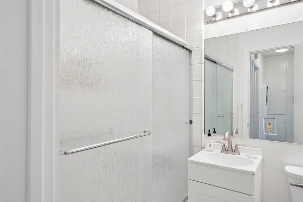 Beautiful 2 Bed Beach Getaway #115 2 Bedroom Condo by Sunset Shores Condominiums
