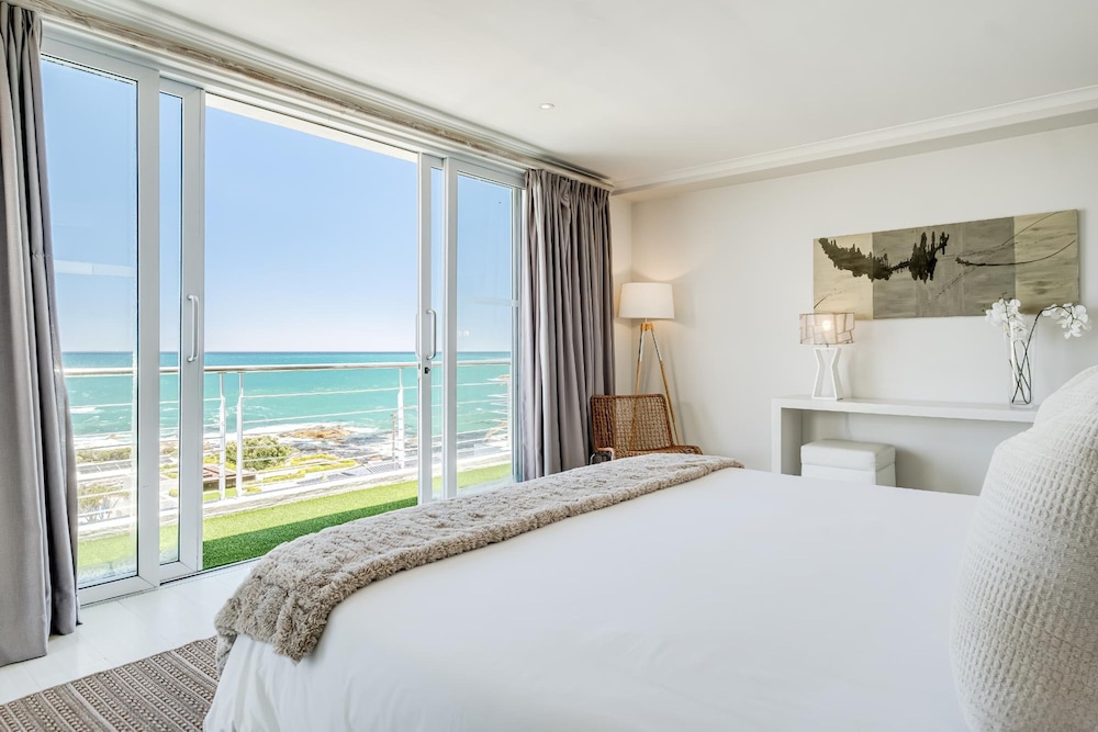 Camps Bay Villa w Views Pool Sapphire Tide Retreat