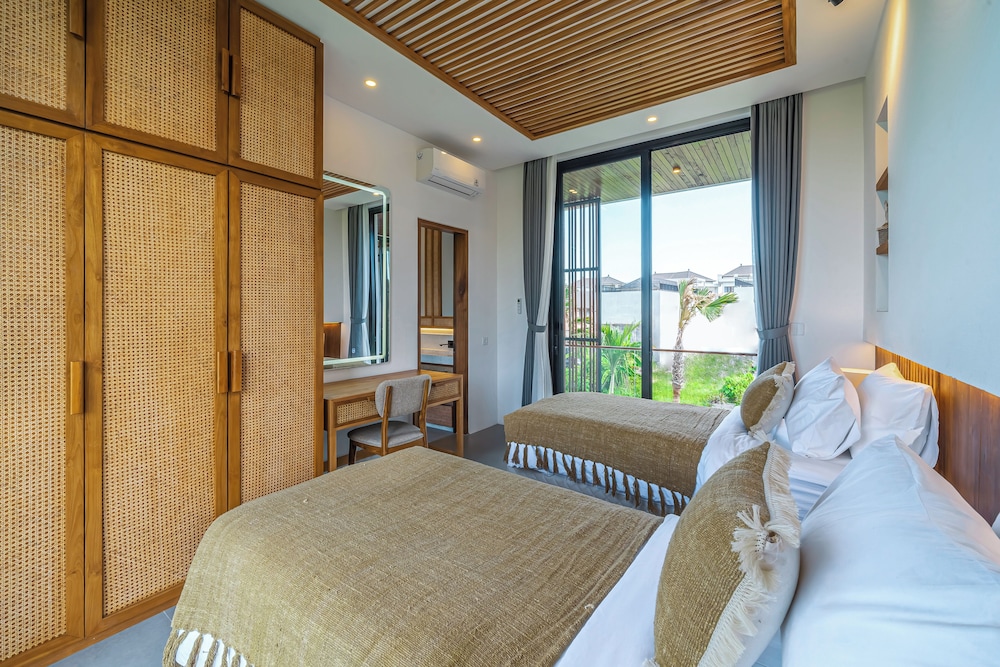 Villa Bedawang - 4BR Villa Seminyak