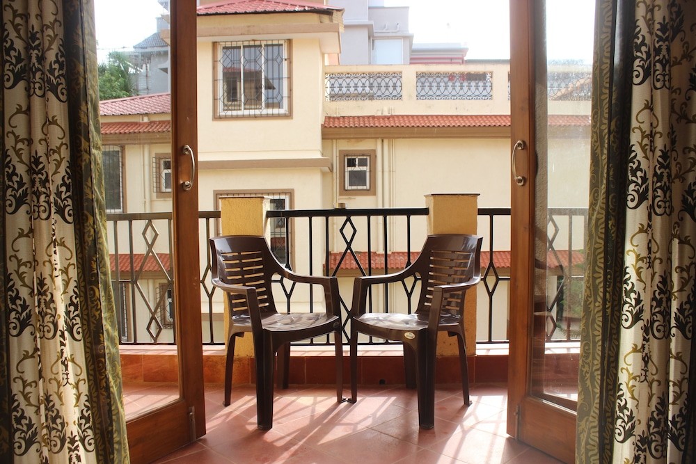 OYO 9218 Home Duplex 4 BHK Villa Candolim
